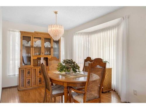 239 Parkland Crescent Se, Calgary, AB - Indoor Photo Showing Dining Room