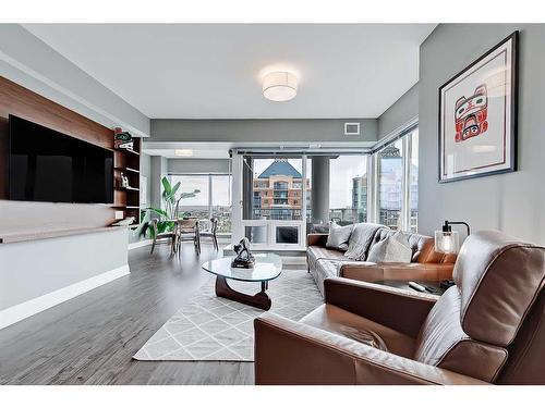 2306-930 6 Avenue Sw, Calgary, AB - Indoor Photo Showing Living Room