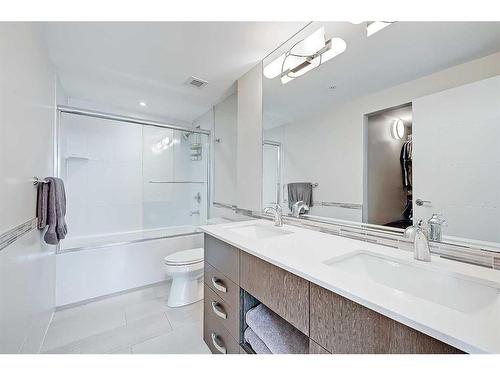 2306-930 6 Avenue Sw, Calgary, AB - Indoor Photo Showing Bathroom