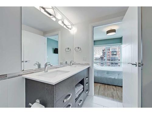 2306-930 6 Avenue Sw, Calgary, AB - Indoor Photo Showing Bathroom