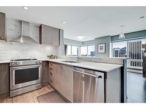 2306-930 6 Avenue Sw, Calgary, AB - Indoor Photo Showing Kitchen With Stainless Steel Kitchen With Upgraded Kitchen