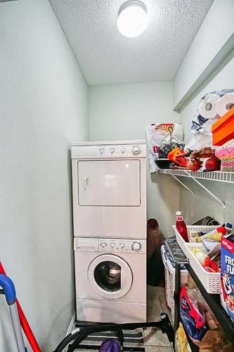 86 Kincora Heath Nw, Calgary, AB - Indoor Photo Showing Laundry Room