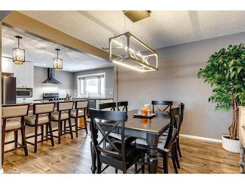 252 Cantrell Drive Sw, Calgary, AB - Indoor Photo Showing Dining Room