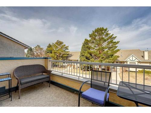 21 Richelieu Court Sw, Calgary, AB - Outdoor With Balcony With Exterior