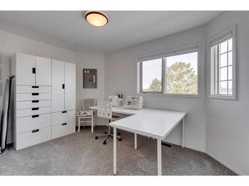 21 Richelieu Court Sw, Calgary, AB - Indoor Photo Showing Office