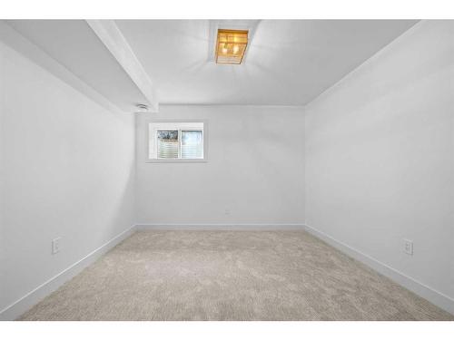 4131 18 Street Sw, Calgary, AB - Indoor Photo Showing Other Room