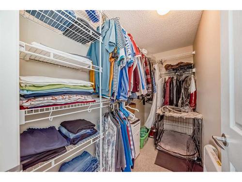 232 Everwillow Green Sw, Calgary, AB - Indoor With Storage
