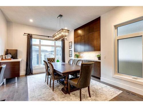 2427 3 Avenue Nw, Calgary, AB - Indoor Photo Showing Dining Room