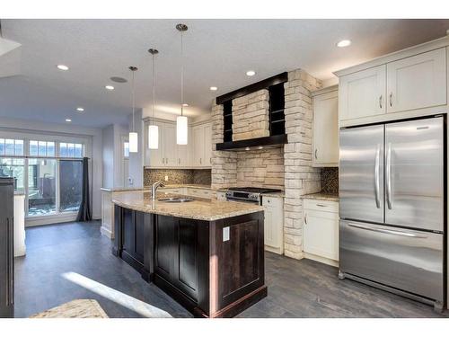 1106 Colgrove Avenue Ne, Calgary, AB - Indoor Photo Showing Kitchen With Upgraded Kitchen