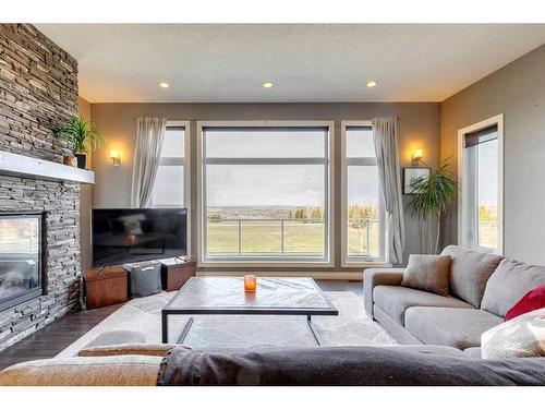 434196 Clear Mountain Drive East, Rural Foothills County, AB - Indoor Photo Showing Living Room