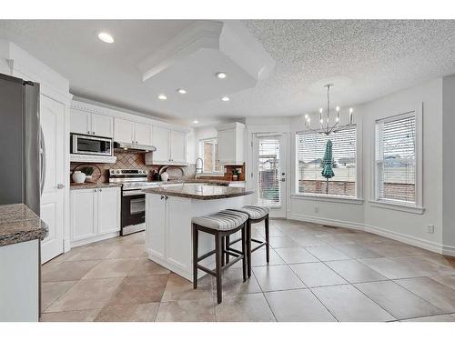1469 Strathcona Drive Sw, Calgary, AB - Indoor Photo Showing Kitchen