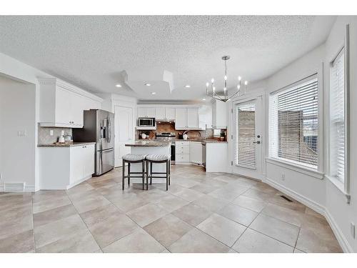 1469 Strathcona Drive Sw, Calgary, AB - Indoor Photo Showing Kitchen
