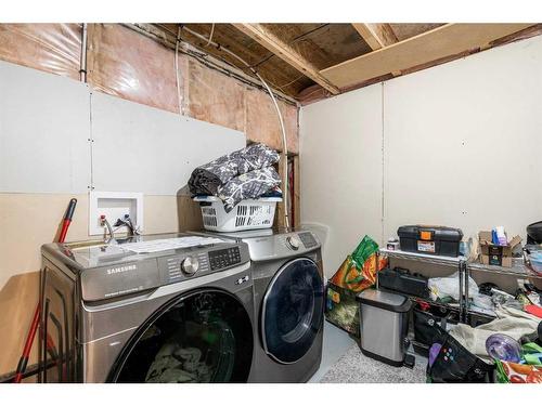 805-2001 Luxstone Boulevard Sw, Airdrie, AB - Indoor Photo Showing Laundry Room