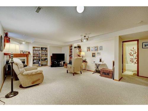 253 Arbour Cliff Close Nw, Calgary, AB - Indoor Photo Showing Other Room