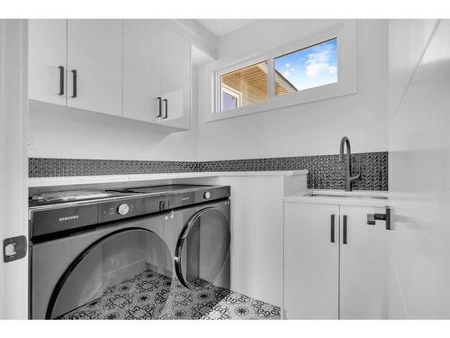 149 Canoe Crescent Sw, Airdrie, AB - Indoor Photo Showing Laundry Room