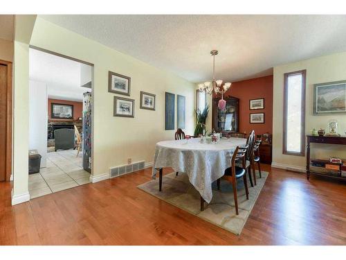 41 Sunhaven Close Se, Calgary, AB - Indoor Photo Showing Dining Room