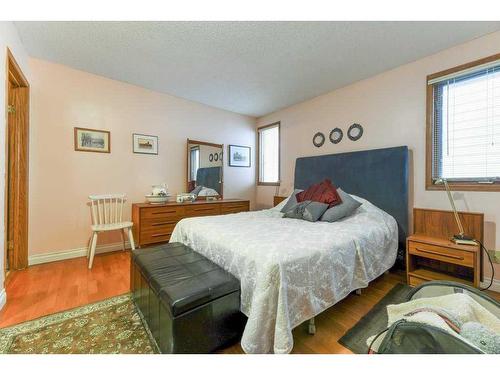 41 Sunhaven Close Se, Calgary, AB - Indoor Photo Showing Bedroom