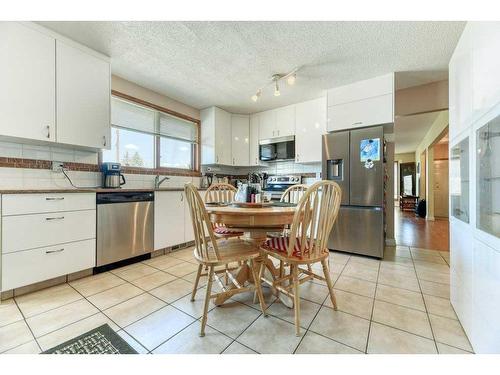 41 Sunhaven Close Se, Calgary, AB - Indoor Photo Showing Other Room