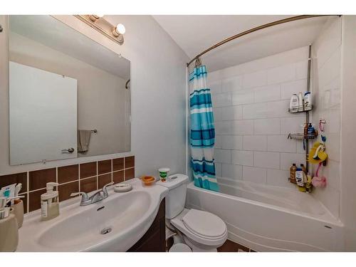 45 Falsby Place Ne, Calgary, AB - Indoor Photo Showing Bathroom