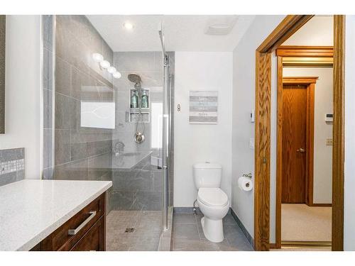 153 Scanlon Hill Nw, Calgary, AB - Indoor Photo Showing Bathroom