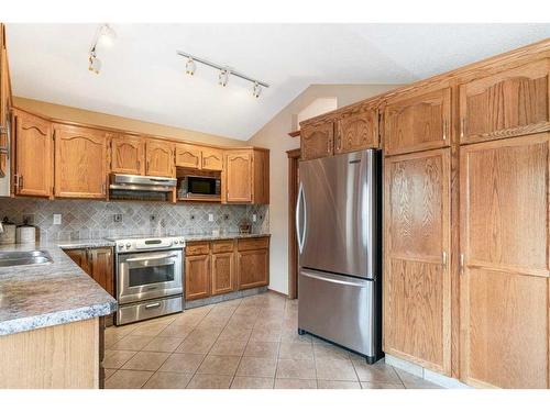 153 Scanlon Hill Nw, Calgary, AB - Indoor Photo Showing Kitchen