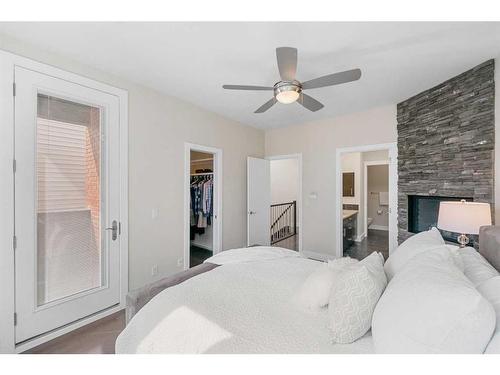 2238 31 Avenue Sw, Calgary, AB - Indoor Photo Showing Bedroom