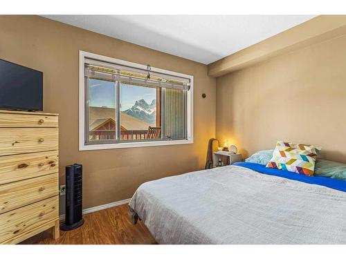 319-300 Palliser Lane, Canmore, AB - Indoor Photo Showing Bedroom