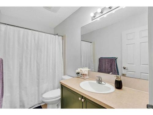 128 Prestwick Point Se, Calgary, AB - Indoor Photo Showing Bathroom