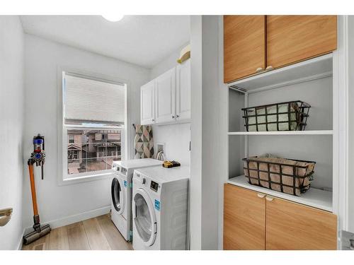 128 Prestwick Point Se, Calgary, AB - Indoor Photo Showing Laundry Room