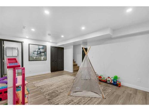 128 Prestwick Point Se, Calgary, AB - Indoor Photo Showing Other Room