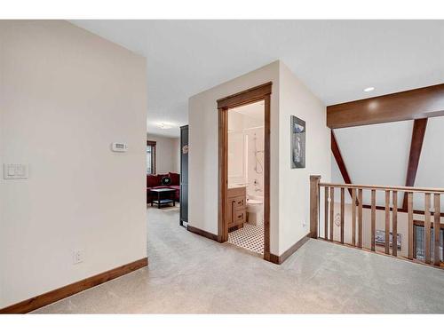 9065 9 Avenue Sw, Calgary, AB - Indoor Photo Showing Other Room