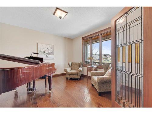 9065 9 Avenue Sw, Calgary, AB - Indoor Photo Showing Other Room
