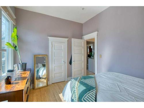 1719 13 Avenue Sw, Calgary, AB - Indoor Photo Showing Bedroom