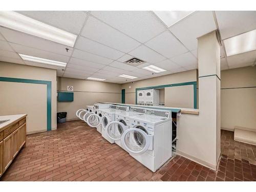 412-738 3 Avenue Sw, Calgary, AB - Indoor Photo Showing Laundry Room
