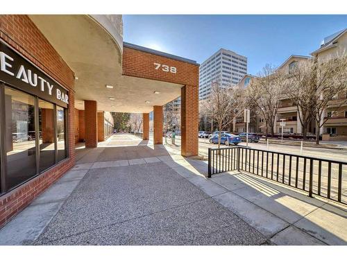 412-738 3 Avenue Sw, Calgary, AB - Outdoor With Exterior