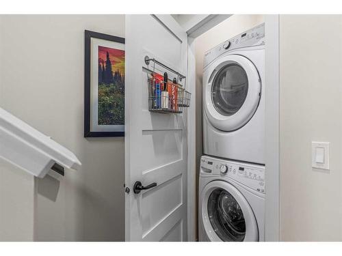 412 Riva Heights, Canmore, AB - Indoor Photo Showing Laundry Room