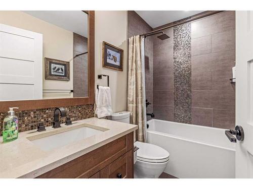 412 Riva Heights, Canmore, AB - Indoor Photo Showing Bathroom