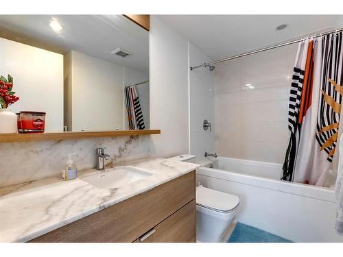 611-108 Waterfront Court Sw, Calgary, AB - Indoor Photo Showing Bathroom