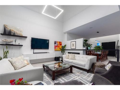 41 Aspen Ridge Terrace Sw, Calgary, AB - Indoor Photo Showing Living Room