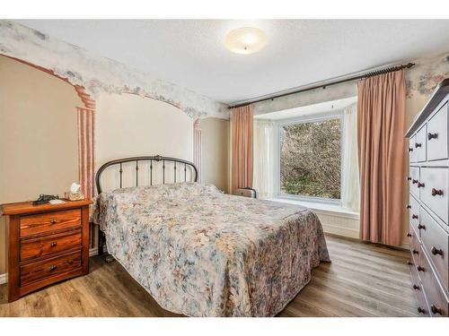 48068 244 Avenue West, Rural Foothills County, AB - Indoor Photo Showing Bedroom