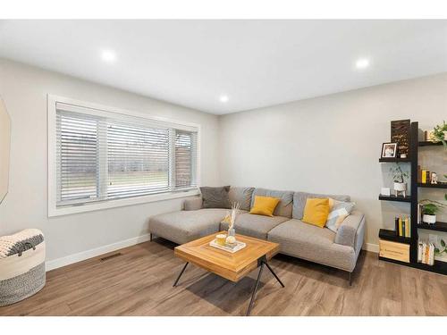 232 Westwood Drive Sw, Calgary, AB - Indoor Photo Showing Living Room
