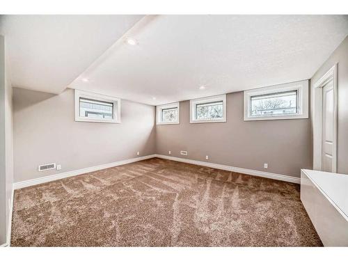 105 Chinook Drive Sw, Calgary, AB - Indoor Photo Showing Other Room