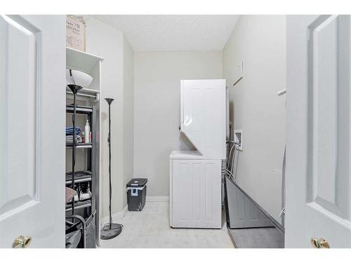 109-923 15 Avenue Sw, Calgary, AB - Indoor Photo Showing Laundry Room