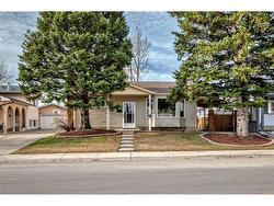135 Rundleview Drive SE Calgary, AB T1Y 1H7
