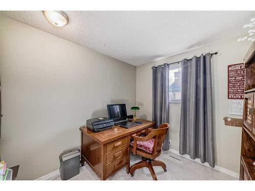 135 Rundleview Drive Ne, Calgary, AB - Indoor Photo Showing Office