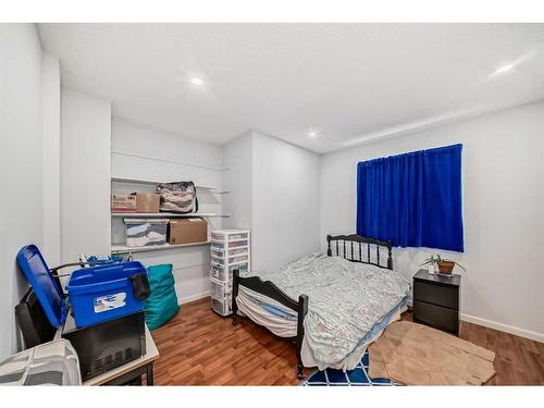 7 Hawksley Crescent Nw, Calgary, AB - Indoor Photo Showing Bedroom