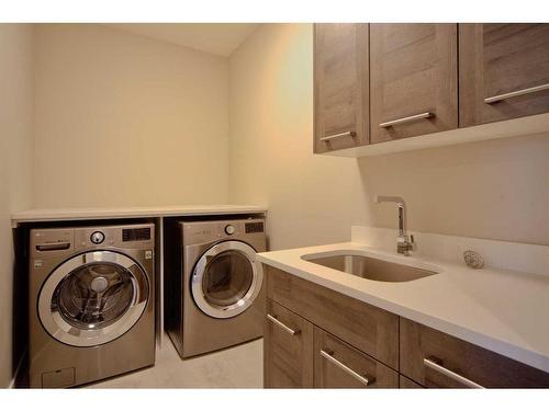 1710 50 Avenue Sw, Calgary, AB - Indoor Photo Showing Laundry Room
