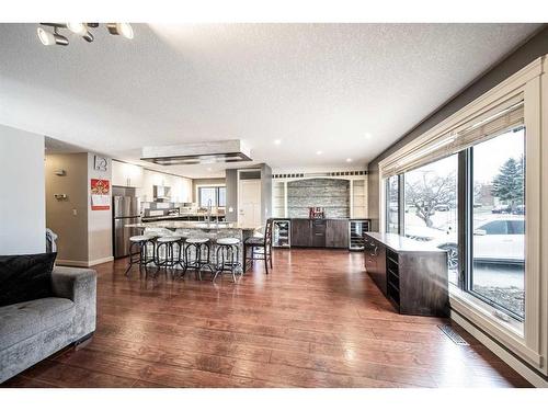 347 Abadan Place Ne, Calgary, AB - Indoor Photo Showing Living Room
