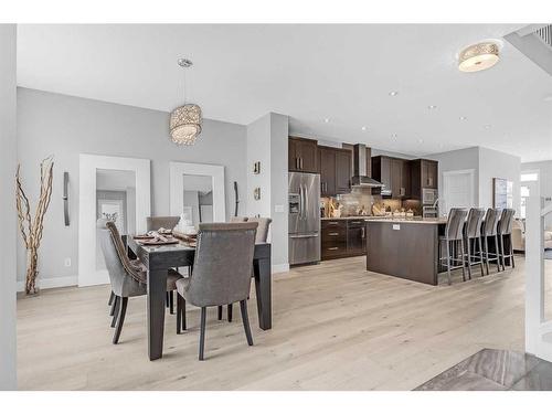 4927 21 Avenue Nw, Calgary, AB - Indoor Photo Showing Kitchen With Upgraded Kitchen