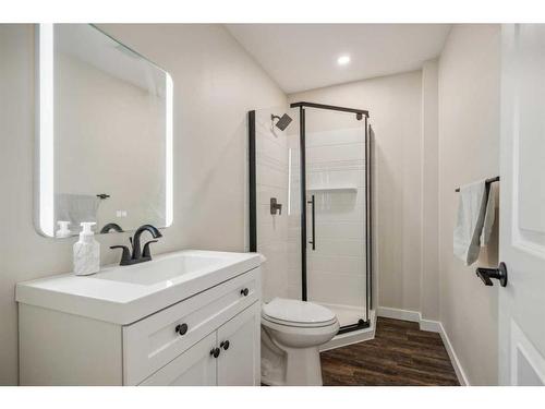 310 Cooperstown Common Sw, Airdrie, AB - Indoor Photo Showing Bathroom
